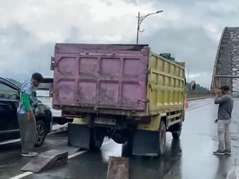 Usai Tabrakan Ketiga, Jembatan Mahulu Kembali Jalani Uji Beban