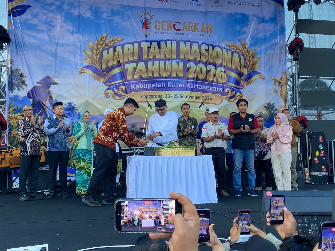 Kegiatan Gencarkan Hari Tani 2026, Bupati Kukar Dorong Petani Cerdas Kelola Hasil Usaha dan Keuangan