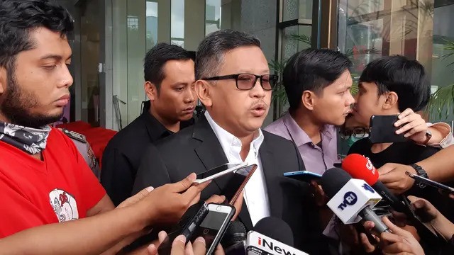 Sekjen PDIP Diperiksa KPK Sebagai Tersangka Hari Ini, Hasto Bersama Penasehat Hukumnya:  Minta KPK Tunda Pemeriksaaan Sampai Ada Putusan Praperadilan