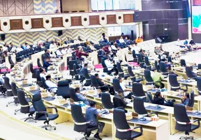 Paripurna ke-20 DPRD Kaltim Tetapkan Kode Etik Baru dan Evaluasi APBD 2024